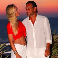 Sebelum drama perceraian, legenda AS Roma, Francesco Totti dan istrinya Ilary Blasi selalu terlihat mesra. Foto: dok. Instagram