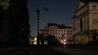 Lviv, kota Ukraina barat, mengalami pemadaman sebagian, kekurangan air, Internet, dan jaringan seluler setelah serangan rudal Rusia. Sebuah serangan rudal massal menghantam banyak kota Ukraina pada pagi hari 10 Oktober, termasuk pusat kota Kyiv, ibu kota negara itu. Les Kasyanov/Global Images Ukraine/Getty Images.