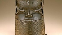 Penggambaran kepala raja ini adalah salah satu dari 29 barang yang dikembalikan oleh Museum Nasional Seni Afrika Smithsonian. Kembalinya perunggu Benin ke Nigeria diperlukan untuk menyembuhkan luka psikologis yang berkepanjangan yang diderita orang Afrika selama kolonialis Eropa.