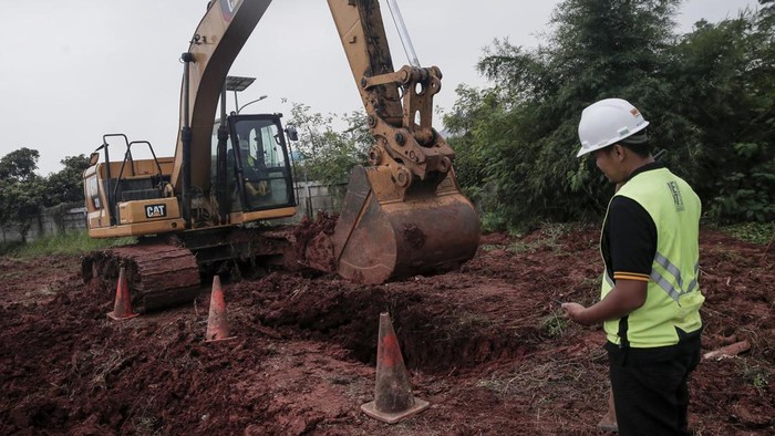 Ini Perwakilan Indonesia yang Perebutkan Gelar Operator Alat Berat Terbaik Dunia Gunawan, pemenang Caterpillar Global Operator Challenge (GOC) 2022 Indonesia dari Tanjung Enim, Sumatera Selatan, berlatih di Training Centre Trakindo, Cileungsi, Jawa Barat.