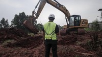 Gunawan, pemenang Caterpillar Global Operator Challenge (GOC) 2022 Indonesia dari Tanjung Enim, Sumatera Selatan, yang mewakili PT Satria Bahana Sarana, melakukan persiapan intensif sebelum mewakili Indonesia di babak regional Asia-Pasifik. Caterpillar Global Operator Challenge (GOC) 2022 merupakan bentuk apresiasi Trakindo pada peran operator alat berat dengan bentuk kompetisi keterampilan.   