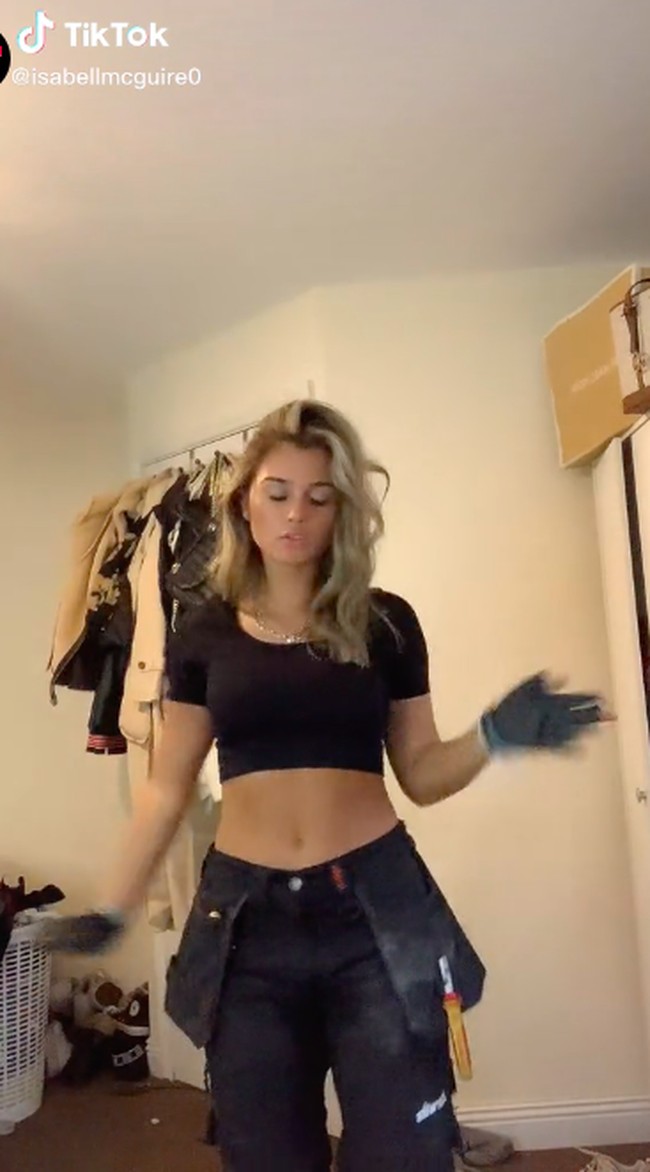 Isabell McGuire diketahui sebagai tukang listrik. Namun netizen dibuat salah fokus dengan figurnya yang bak model. Foto: dok. TikTok/@isabellmcguire0