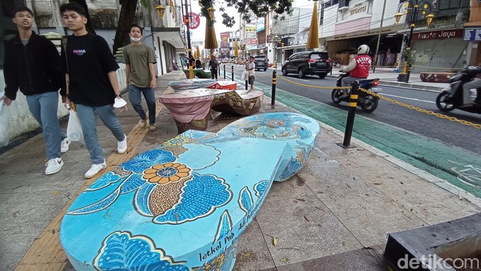 Jalan HZ Mustofa 'Malioro van Tasikmalaya'