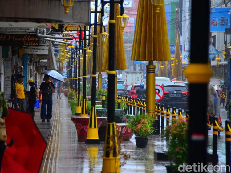 Melihat Pesona Malioboro van Tasikmalaya di Jl KH Mustofa
