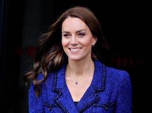 Kate Middleton Pakai Baju Vintage Era 90-an, Harganya Kini Bikin Melongo