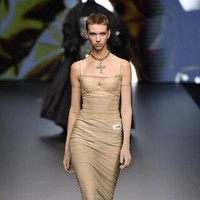 Inilah koleksi busana Dolce & Gabana Spring/Summer 2023 hasil kurasi kim Kardashian yang ditampilkan di Milan Fashion Week. Foto: Victor VIRGILE /Getty Images.