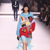 Koleksi terbaru Fendi Spring/Summer 2023 di Milan Fashion Week. Foto: Taylor Hill/Getty Images.