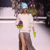 Koleksi terbaru Fendi Spring/Summer 2023 di Milan Fashion Week. Foto: Taylor Hill/Getty Images.