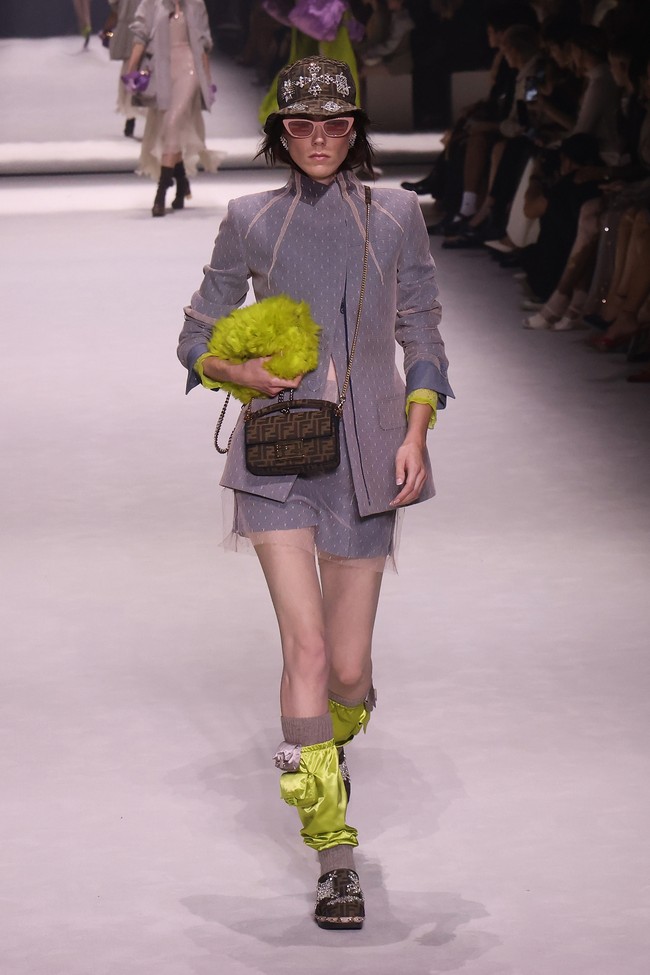 Koleksi terbaru Fendi Spring/Summer 2023 di Milan Fashion Week. Foto: Taylor Hill/Getty Images.
