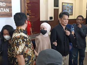 Suara Ayah Bergetar Maafkan Rizky Billar, Lesti Kejora Menenangkan