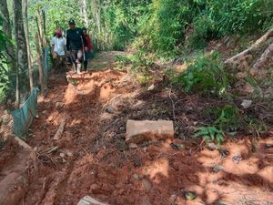 51 KK Terisolir di Luwu Akibat Akses Jalan Terputus Belum Terima Bantuan