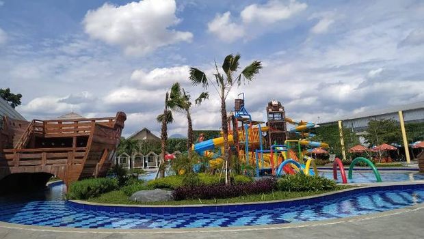 Margacinta Park, waterpark di Bandung.