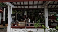 Soal sebutan Masjid Al Alam Marunda Si Pitung, Kusnadi juga mengklarifikasi bahwa masjid itu tidak dibangun Si Pitung. Konon dinamakan demikian karena Si Pitung pernah napak tilas ke masjid tersebut. Foto: Pradita Utama/detikcom