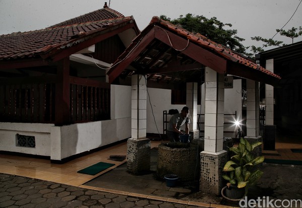 Masjid Al Alam Marunda terdiri atas bangunan utama, bangunan baru untuk sholat perempuan, pendopo, sumur, dan halaman.  Foto: Pradita Utama/detikcom