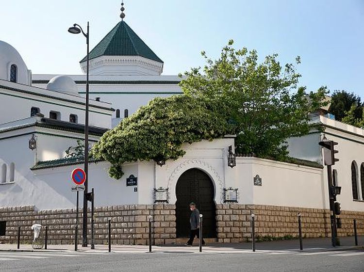 Melihat Lebih Dalam Masjid Agung Paris yang Padukan Gaya Eropa dan Islam