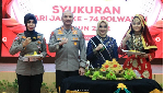 8 Potret Kebersamaan Merthy dengan Suaminya Irjen Teddy Minahasa