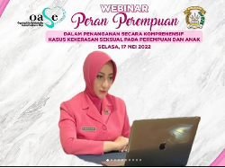 Sebagai Ketua Bhayangkari Sumbar, Merthy Teddy kerap menjalani berbagai tugas. Misalnya saja dia mengikuti webinar Peran Perempuan Dalam Penanganan Secara Komprehensif Kasus Kekerasan Seksual pada Perempuan dan Anak, dengan memakai seragam khas Bhayangkari yang berwarna pink. Foto: Dok. Instagram bhayangkari_sumbar, humaspoldasumbar