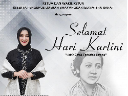 Pada kesempatan lainnya saat memberikan ucapan Hari Kartini, Merthy Teddy memakai kebaya hitam dan songket. Tak sedikit netizen yang memuji penampilan Merthy yang cantik dan elegan. Namun kini sosoknya jadi sorotan karena suaminya ditangkap terkait narkoba. Foto: Dok. Instagram bhayangkari_sumbar, humaspoldasumbar