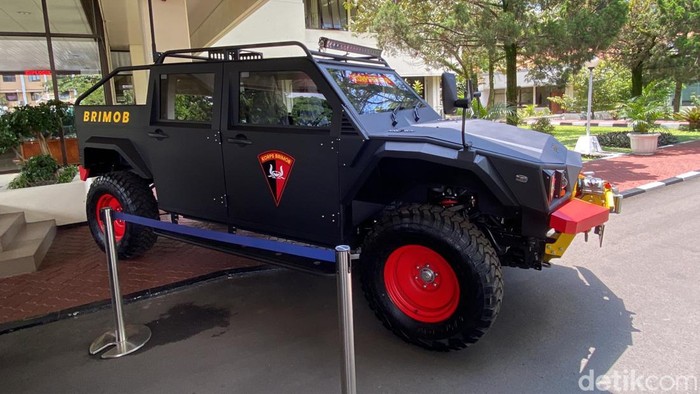 Mobil Maung buatan Pindad untuk Korps Brimob Polri Mobil Maung buatan Pindad untuk Korps Brimob Polri