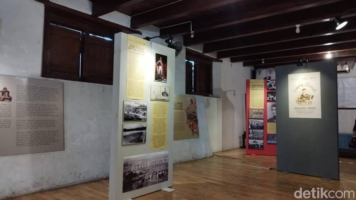 Pameran Menyigi Masa di Benteng Willem II Ungaran, Jumat (14/10/2022).