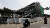 JPO ini akan mempermudah pejalan kaki khususnya penumpang KRL untuk menyebrang jalan I Gusti Ngurah Rai.