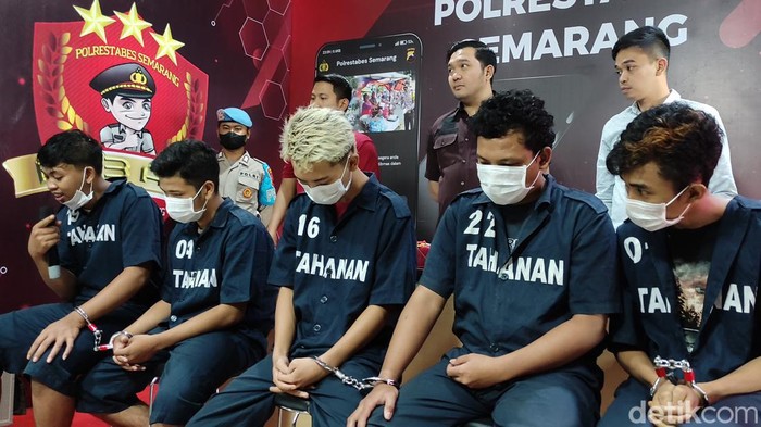 Pelaku pengeroyokan