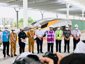 Kang Emil Ajak Warga Kasih Usulan Nama Kereta Cepat JKT-BDG
