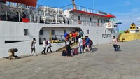 Willem Thobias Fofid, Kepala Seksi Lalu Lintas Angkutan Laut & Usaha Kepelabuhanan KSOP Jayapura mengatakan bahwa Layanan Perintis pada pangkalan Jayapura di Trayek R-93 dengan pengoperasian armada KM. Lestari Permai per agustus realisasi muatan barang mencapai 227 ton dan penumpang 720 orang begitu juga dengan realisasi KM. Sabuk Nusantara 29 per agustus mencapai 66 ton dan penumpang mencapai 7.167 orang.