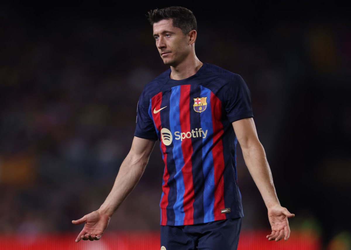 Kecewanya Robert Lewandowski Pada Barcelona (Foto: Getty Images/Jonathan Moscrop)