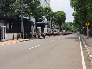 Rombongan Pejabat Polisi yang Dipanggil Jokowi Tiba di Istana