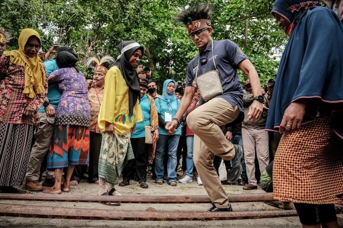 Kunjungan Sandiaga Uno ke Desa Wisata Ugar, Kabupaten Fakfak, Papua.