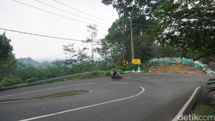 Sekam penyelamat di jalur maut cangar pacet