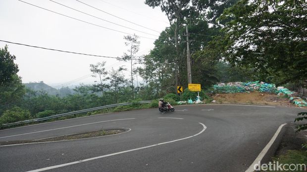 Sekam penyelamat di jalur maut cangar pacet