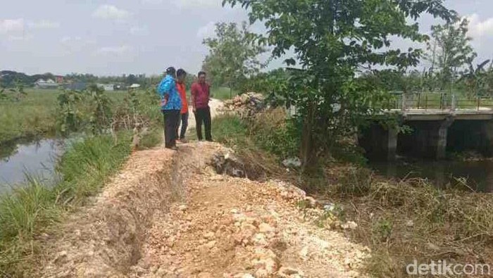 Tanggul sungai di Lamongan mengalami sliding