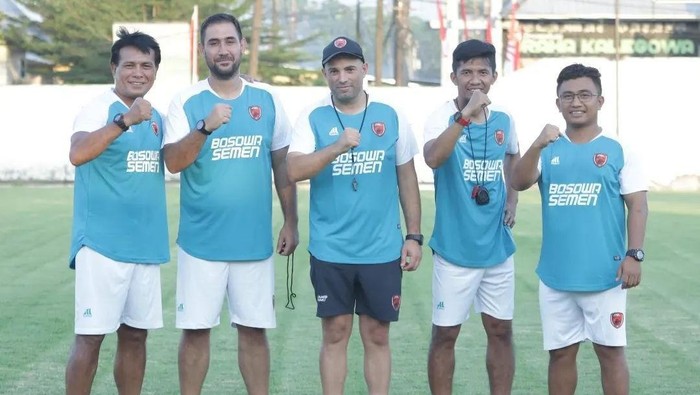 Tim Pelatih PSM Makassar. Dari kiri: Alan Haviluddin, Paulo Duarte, Bernardo Tavares, Ahmad Amiruddin.