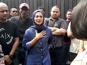 Eksekusi Rumah Wanda Hamidah Diurungkan, Tunggu Keputusan dari PTUN