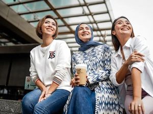 Hangatnya Momen Kulineran Wanda Hamidah Bersama Sahabat