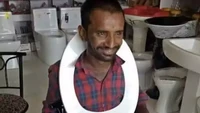 Tidak hanya untuk menutup toilet, ternyata ada fungsi lain dari bagian atas kloset yang biasanya diduduki saat buang air. Di India, ada seorang netizen yang menggunakan penutup kloset sebagai wadah makannya. Foto: Reddit