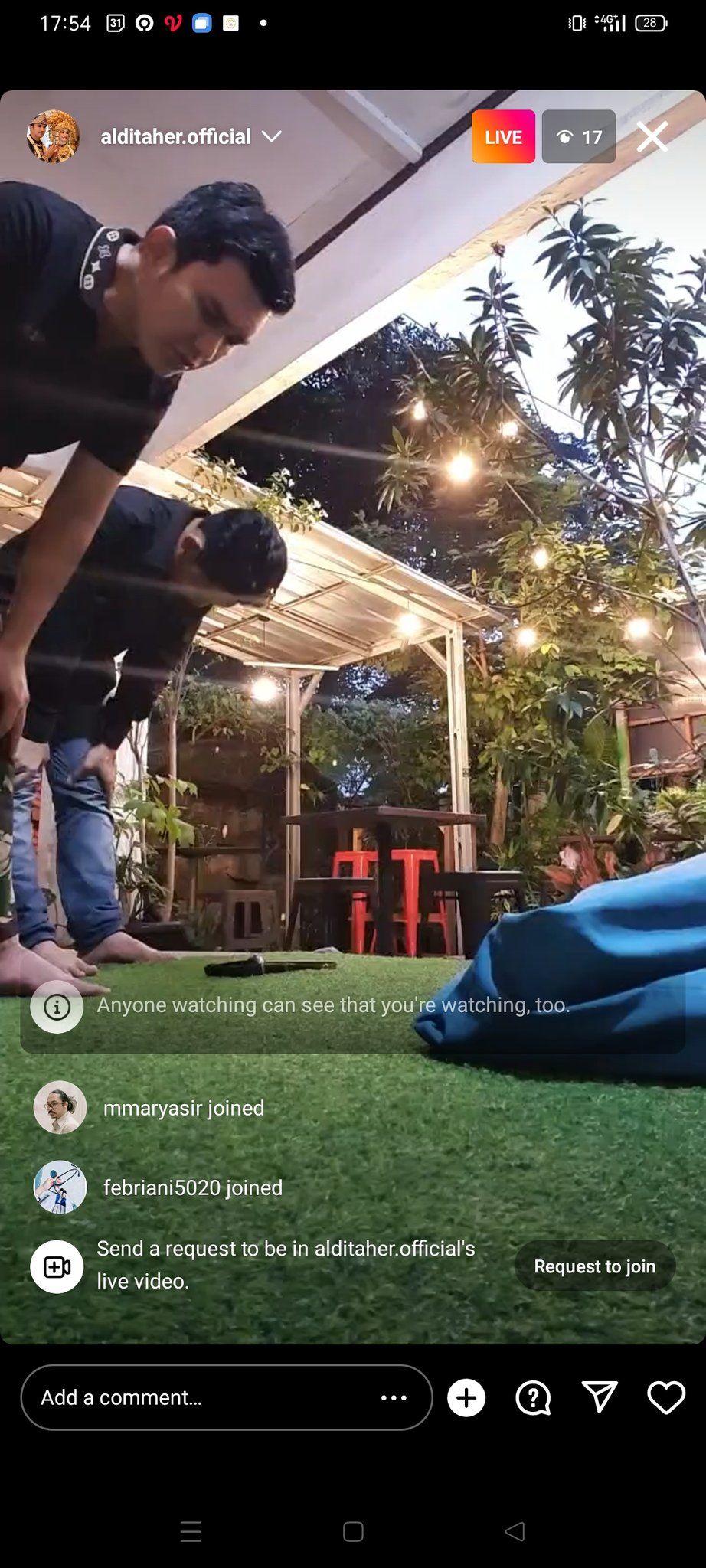 Aldi Taher Promosikan Bisnis Warkopnya Lewat Live Salat di Instagram