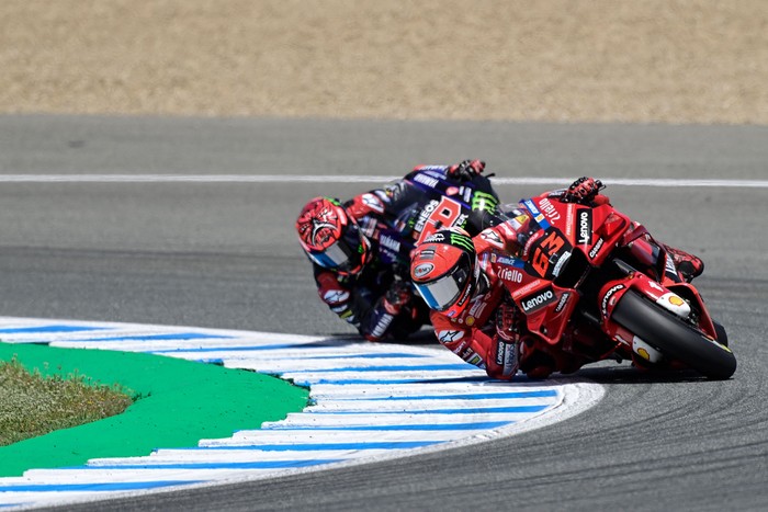 Ducati Italian rider Francesco Bagnaia (Front) and Yamaha French rider Fabio Quartararo compete in the MotoGP Spanish Grand Prix at the Jerez racetrack in Jerez de la Frontera on May 1, 2022. (Photo by JAVIER SORIANO / AFP) (Photo by JAVIER SORIANO/AFP via Getty Images)