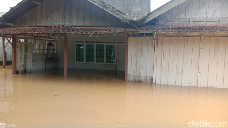 Kebanjiran di Desa Gabus Kecamatan Gabus, Sabtu (15/10/2022)