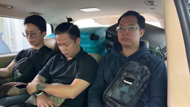Kapolri Jenderal Listyo Sigit Prabowo mengungkapkan Polri akan membawa kembali tiga DPO kasus judi online dari Kamboja. Ketiga DPO tersebut dipulangkan ke Indonesia untuk mempertanggungjawabkan perbuatannya.