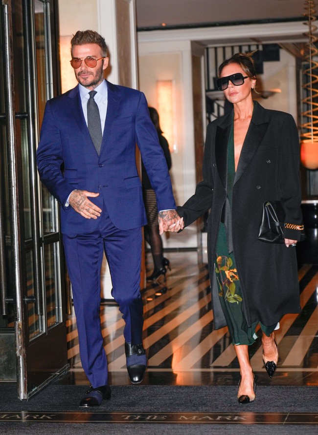 Selalu ada waktu untuk berkencan bagi David Beckham dan istrinya, Victoria, di tengah kesibukan masing-masing. Momen kencan lantas menjadi ajang bersolek maksimal bagi pasangan yang mendapat julukan sejoli super stylish. (Foto: GC Images/Gotham)