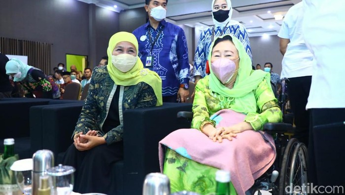 Gubernur Khofifah dan Istri Gus Dur, Sinta Nuriyah