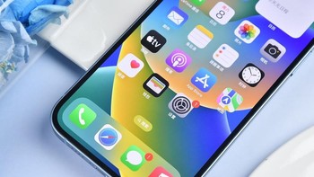 Sumber yang berbicara kepada DigiTimes mengatakan jika penjualan iPhone 14 dan iPhone 14 Plus tetap datar dalam waktu dekat, maka Apple akan memangkas pesanan komponen pada paruh kedua bulan Oktober. Foto: Sina Mobile