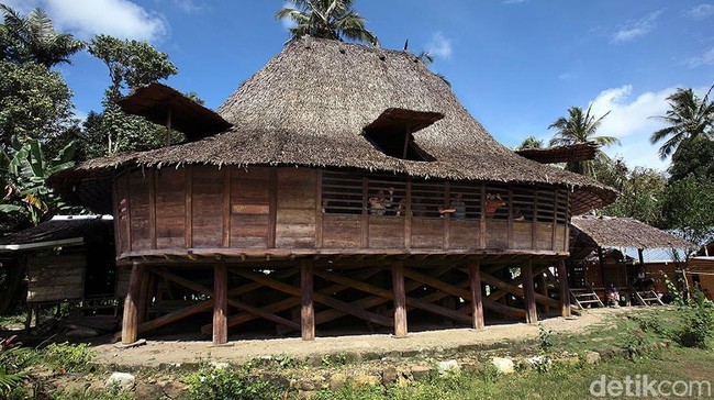 Mengenal Tiga Rumah Tradisional di Pulau Nias, Perbedaan dan Filosofinya