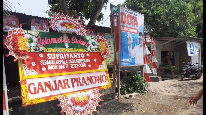 Karangan bunga dari Gubernur Jateng Ganjar Pranowo.