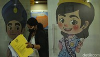 Layanan akhir pekan tersebut juga baru dilakukan  oleh Kantor Imigrasi Jakarta Selatan, hal itu dilakukan untuk memudahkan masyarakat yang sibuk beraktivitas saat hari kerja. 