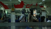 Kepala Kantor Imigrasi Kelas I Khusus Non TPI Jakarta Selatan Felucia Sengky Ratna berharap adanya layanan akhir pekan menjadi solusi atas tingginya animo masyarakat terhadap pemohonan paspor. 