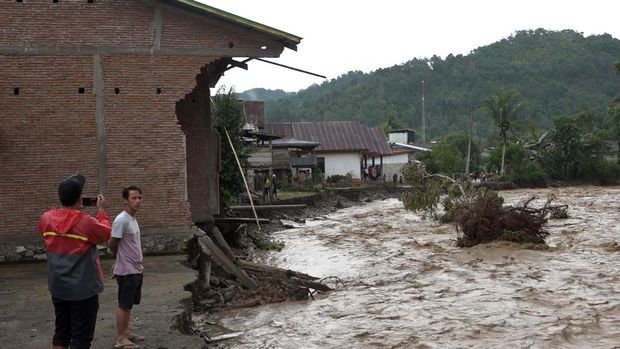 Kondisi rumah warga terdampak banjir di Polewali Mandar, Sulawesi Barat.